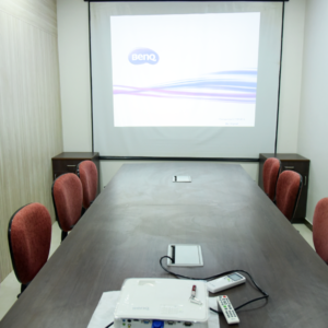 Viral Traders - Conference Room